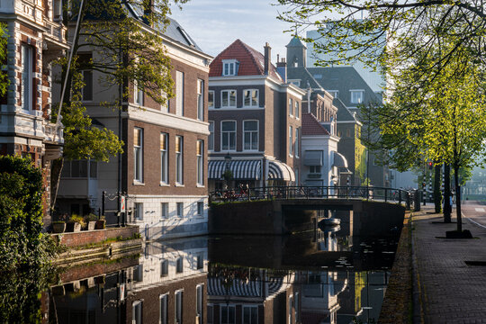 Reflections on Mauritskade: Tranquil Waters and Urban Charms