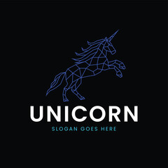 design a modern and minimalist logo geometric unicorn