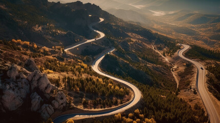 Vue aérienne, route et lacet de montagne