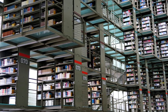 Biblioth&egrave;que Vasconcelos.. (Biblioteca Vasconcelos). Biblioth&egrave;que publique de la ville de Mexico. Vue int&eacute;rieure. Architecte Alberto Kalach, inaugur&eacute;e en 2007. Mexico, Mexique. 
