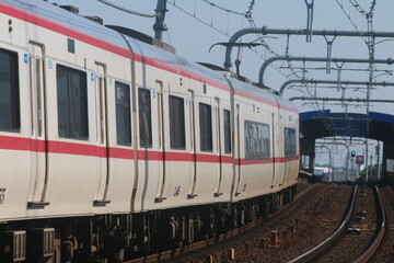 Fototapeta premium 晴れた日の名古屋の鉄道風景