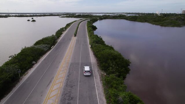Dron siguiendo al auto