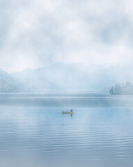 Fototapeta premium 栃木県日光市 朝靄に浮かぶ日光男体山と中禅寺湖
