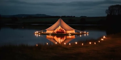 Crédence de cuisine en verre imprimé Plage de Camps Bay, Le Cap, Afrique du Sud Lakefront Serenity: A Night of Luxury in a Glamorous Tent