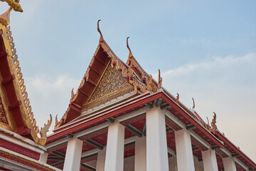 Bangkok templo solitario noche ciudad