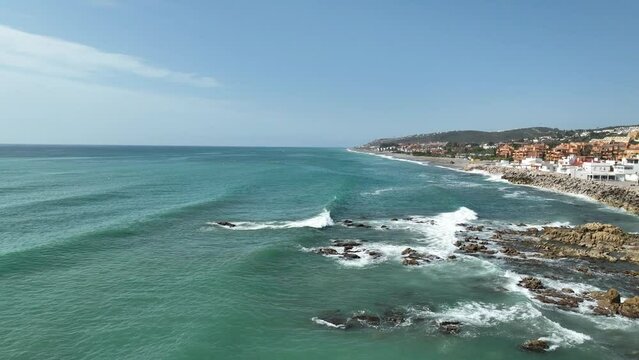 playa de la Duquesa o del castillo en la costa de Manilva, Andaluc&iacute;a