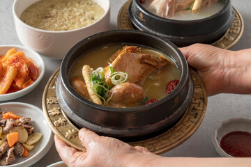 Samgyetang, lacquer samgyetang, Korea, food, abalone porridge, nutrition, chicken soupe de poulet au ginseng