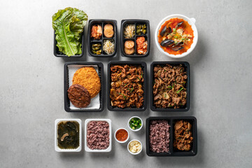 Stir-fried pork, fried pork, pork cutlet, spicy, stir-fried, lettuce, ssam Korean food,