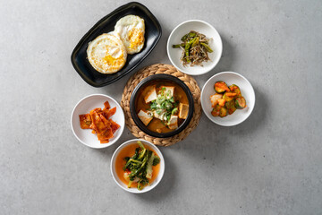 cheonggukjang, fast-fermented bean paste Old, chicken soup, fried chicken soup, spicy, steamed ribs, iron plate, stir-fried meat, Korean food, food