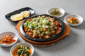 cheonggukjang, fast-fermented bean paste Old, chicken soup, fried chicken soup, spicy, steamed ribs, iron plate, stir-fried meat, Korean food, food