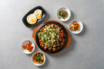 cheonggukjang, fast-fermented bean paste Old, chicken soup, fried chicken soup, spicy, steamed ribs, iron plate, stir-fried meat, Korean food, food
