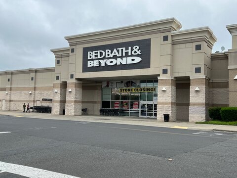 Bed Bath and Beyond building with store closing signs