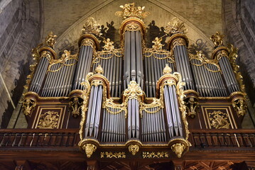 Grand orgue à la cathédrale de Montpellier. France