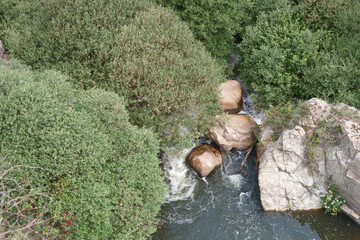 krajobraz góry skały rzeka rio manzanares widok natura drzewa © Piotr
