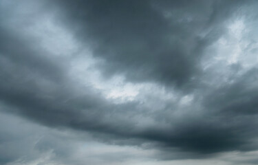 Obraz premium Dark clouds fill the sky