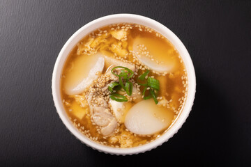 韓国餅　鶏肉のトックスープ