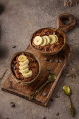 Coconut bowls with oat porridge