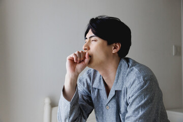 日本人男性はベッドで気分が悪くなりました