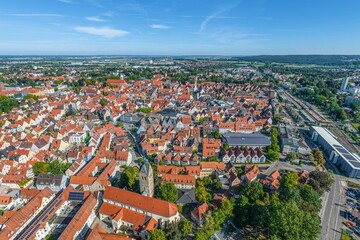 Fototapeta na wymiar Memmingen im Illertal im Luftbild - Ausblick auf die historische Altstadt 