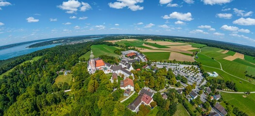 Fototapeta na wymiar Ausblick das Benediktinerkloster Andechs nahe des Ammersee in Bayern 