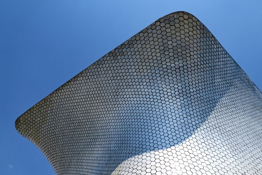 Fa&ccedil;ade du Mus&eacute;e Soumaya (Museo Soumaya), mus&eacute;e d'art fond&eacute; par Carlos Slim. Architecte: Fernando Romero Inaugur&eacute; en 2011. Mexico. Mexique. 13/03/2023.