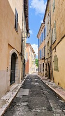 SAINT-MAXIMIN-LA-SAINTE-BAUME (Var)