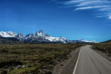 Photo sur Plexiglas Fitz Roy fitz roy view from famous road to the mountains in Patagonia