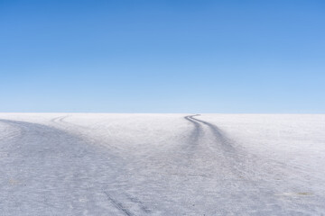 Road in Salt lake - salar de uyuni. bolivia