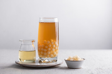 bubble tea boba tea, billes de tapioca, pêche passion, boisson fraîche, thé glacé