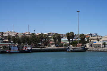 Hafen mit versunkenem Schiff, Lüderitz, Namibia, Afrika 