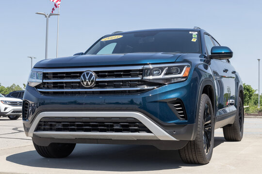 Volkswagen Atlas display at a dealership. VW offers the Atlas in SE, SEL, and SEL Premium models.