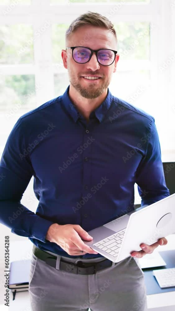 Aufkleber Programmer Man Coding On Computer