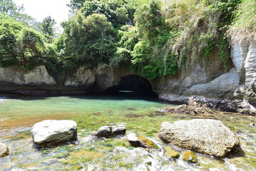 西伊豆の天然記念物 堂ヶ島の天窓洞入り口