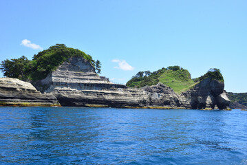 海から眺める西伊豆の複雑な海岸線