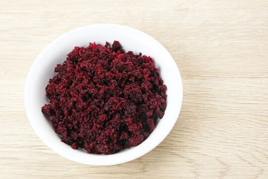 Organic beetroot pulp juice, squeezed from a slow juicer, zero waste.
