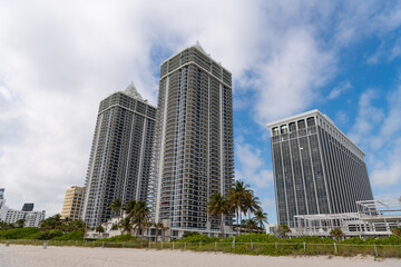 Fototapeta na wymiar skyscraper architectural building in florida beach. skyscraper architectural building