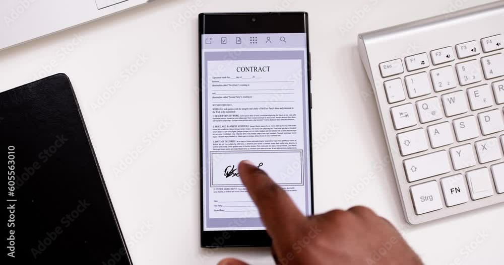 Poster digital signature on contract document online