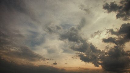 Himmel Dramatisch - Wolken - Beautiful Sky Background - Sunset - Sunrise - Sundown - Clouds -...
