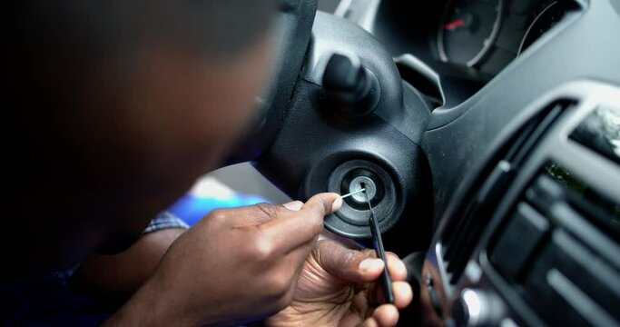 Car Unlock By Locksmith Hand