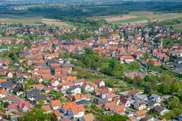 Fototapeta na wymiar Blick von Burg Landeck auf Klingenmünster. Region Pfalz im Bundesland Rheinland-Pfalz in Deutschland