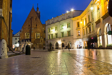 Fototapeta na wymiar The night streets of the old town. Historic centre of Krakow , Poland