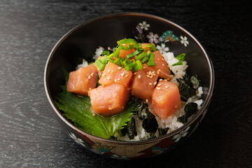 ビントロ漬け丼