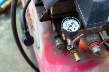 Gauge for air pump tank pressure