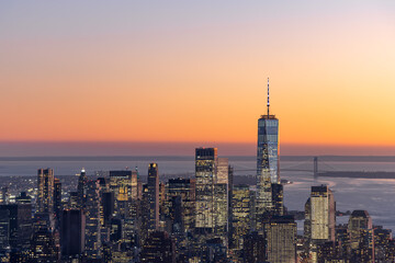 Fototapeta na wymiar downtown Manhattan during orange sunset