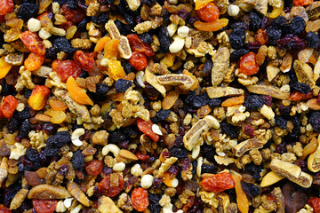 mixed dried fruits and nuts on bazaar karışık kuru meyve	