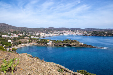 Fototapeta na wymiar View of the Cadaques coast from the path to the lighthouse.