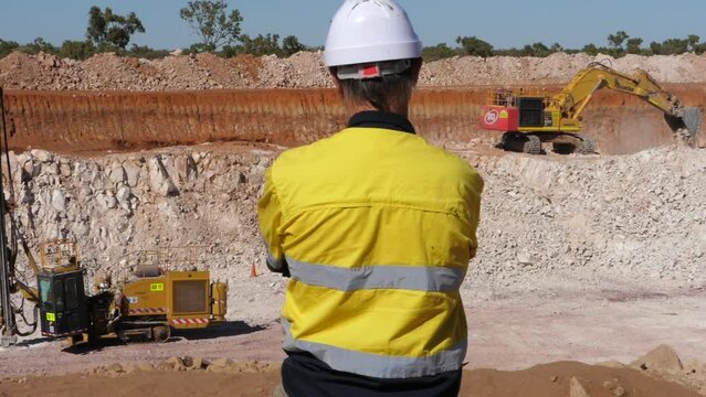 Australia Mining Outback heavy machinery