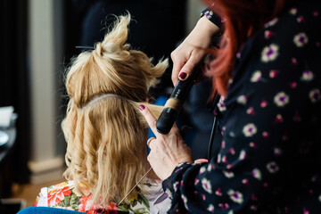 Frisuren-Trends: Kreative Meisterwerke des Friseurs