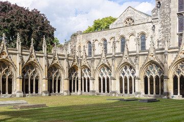 Fototapeta na wymiar Canterbury Cathedral and Cloister Garden in Kent, England.