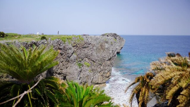 沖縄県国頭郡国頭村の辺戸、宇佐浜の海を地上から撮影した風景 4K60fps The scenery of the sea at Hedo and Usahama in Kunigami Village, Kunigami-gun, Okinawa Prefecture, Japan, shot from the ground. 4K60fps